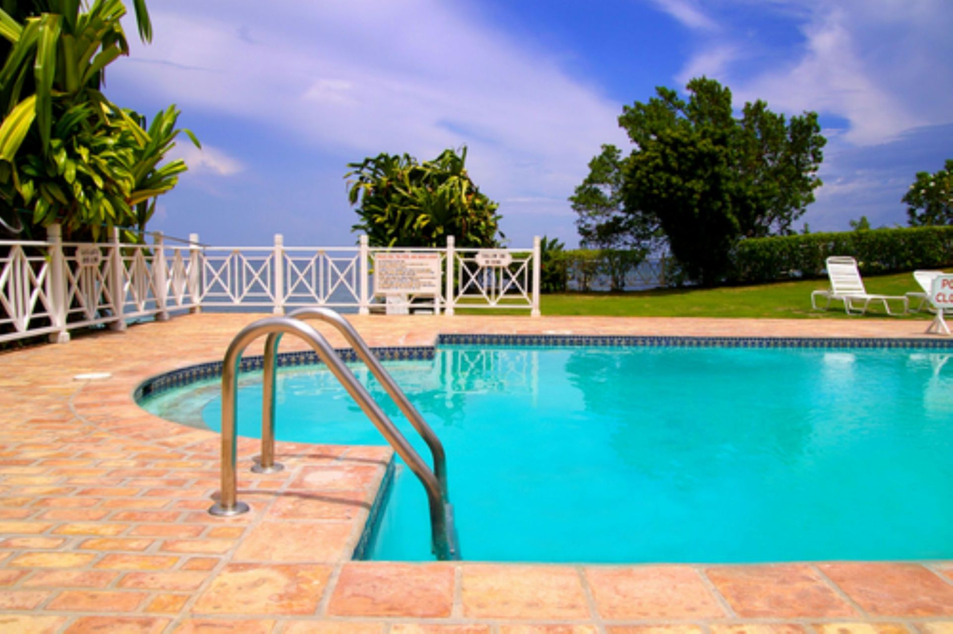 house 8 Rooms for sale on GRASSE (06130)